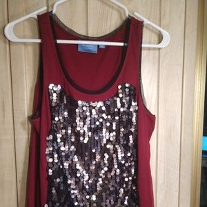 Simply Vera sleeveless maroon/black sequin top